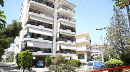«Έφυγε» και η δεύτερη 17χρονη που έπεσε από την ταράτσα της πολυκατοικίας στην Ηλιούπολη