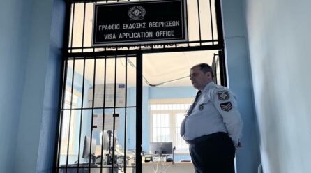 Λέσβος: Ζευγάρι Τούρκων συνελήφθη με εκατοντάδες σφαίρες